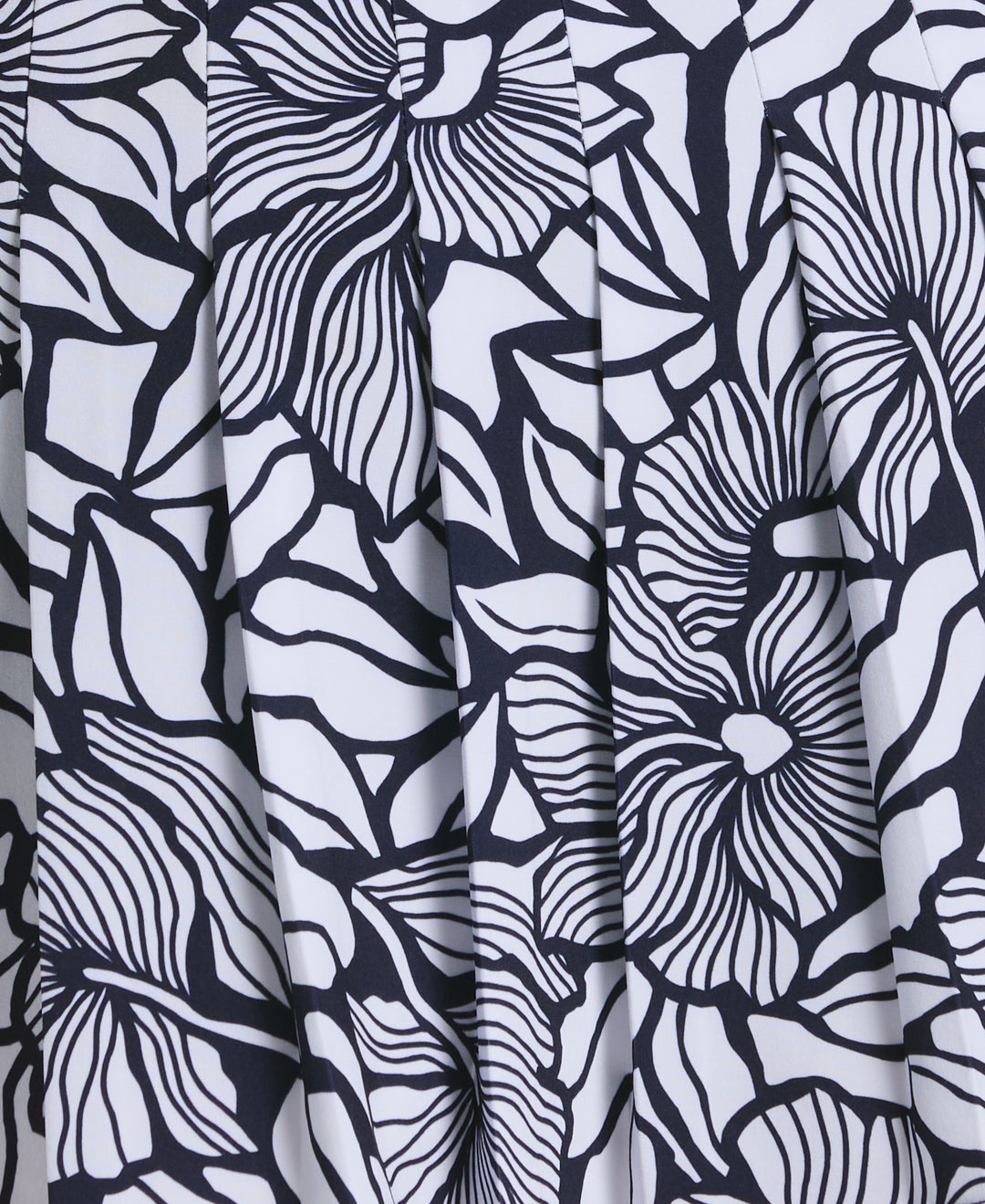 15" Abstract Lightweight Pleated Golf Skort (Peacoat) 